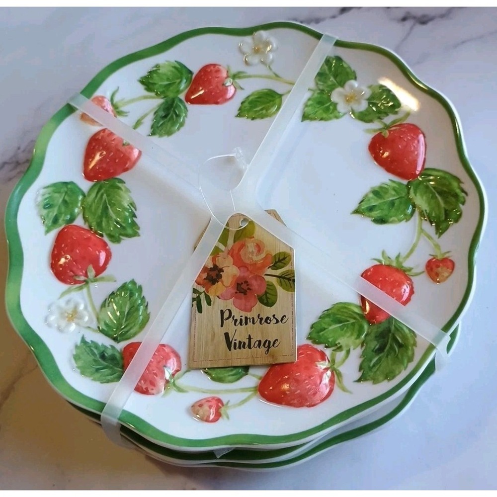 NWT Set Of Primrose Vintage Strawberry Melamine 6.5" Dessert Plates Scallop